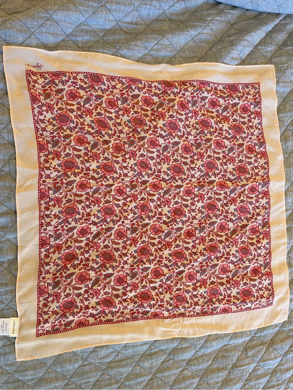 Sézane CLÉOPHÉE SQUARE SCARF
Pink Floral Print Silk Scarf Like New 🇫🇷‼️